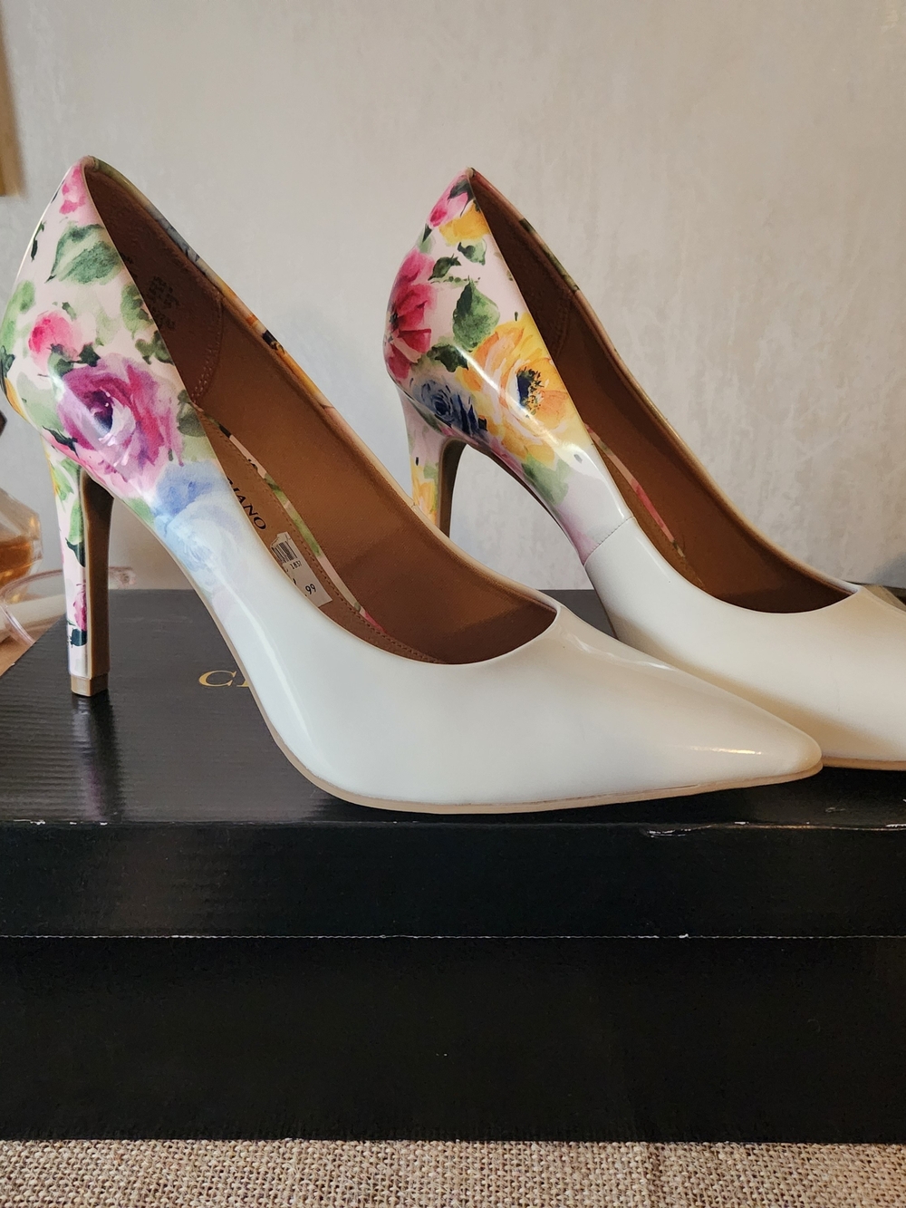 Floral Accent White Pointed-Toe Heel